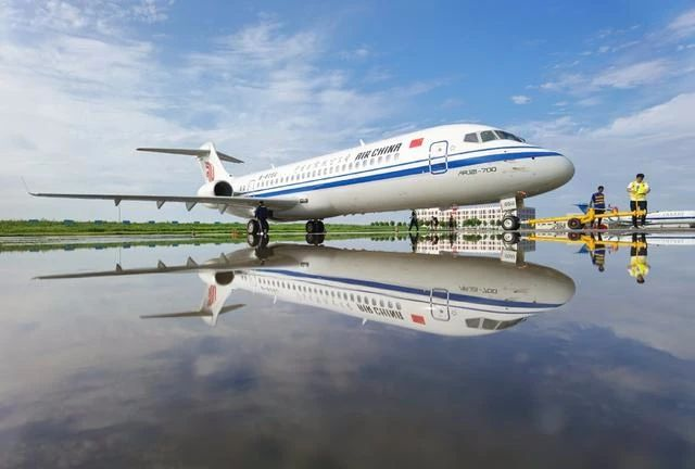 自主知識(shí)產(chǎn)權(quán)！國(guó)航ARJ21飛機(jī)首航成功！